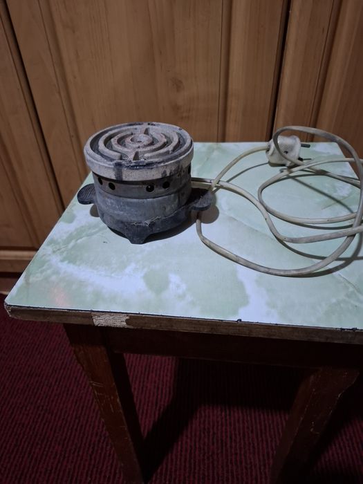 Электрическая плитка маленького размера