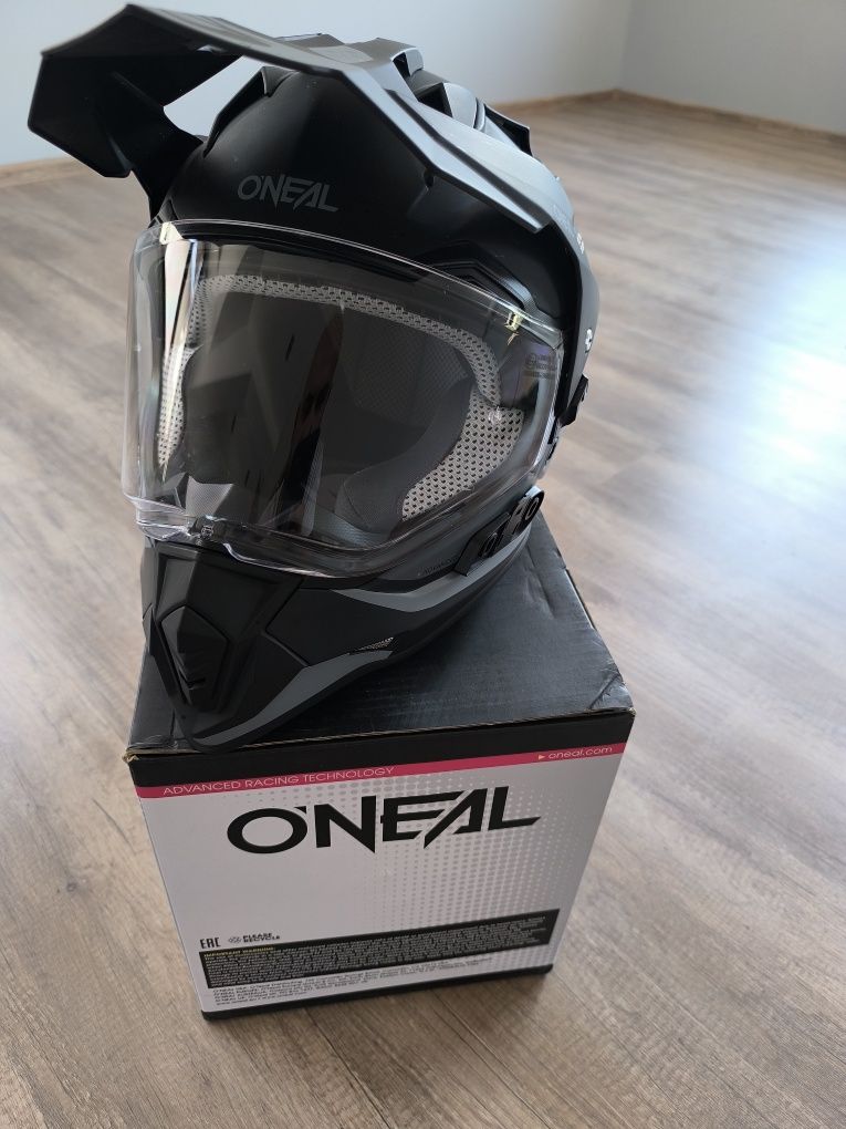 ПРОДАВАМ каска O'Neal Sierra R V.24 Black/Grey – Модел 2024