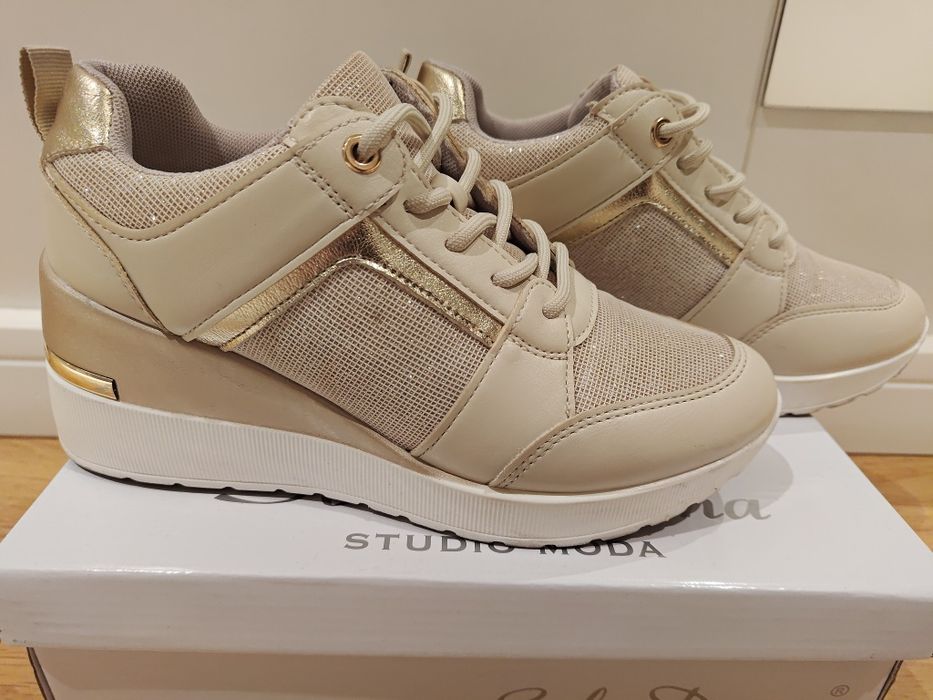 Pantofi casual-eleganti cu platforma