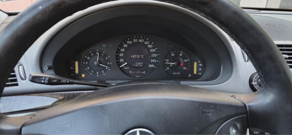 Продавам Mercedes E320 CDI