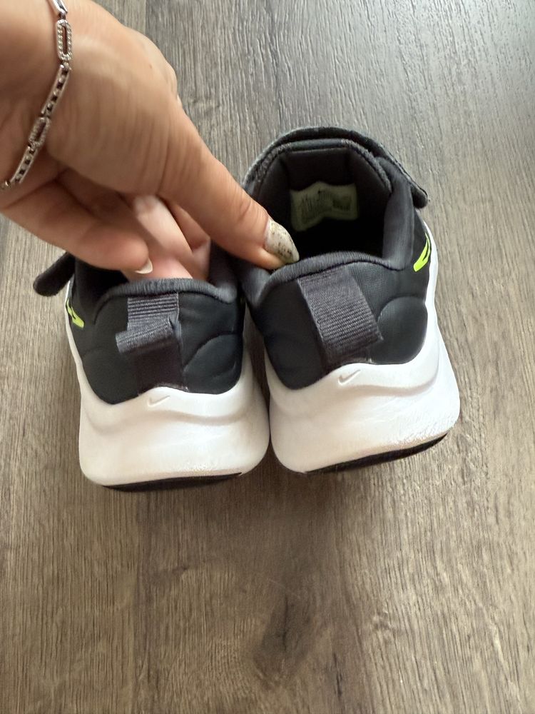 Маратонки Nike 29.5 номер
