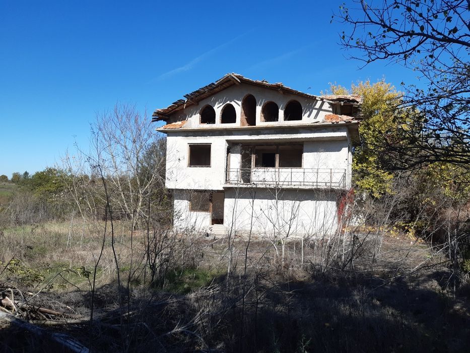 ПРОДАВА СЕ ВИЛА до гр. Добрич