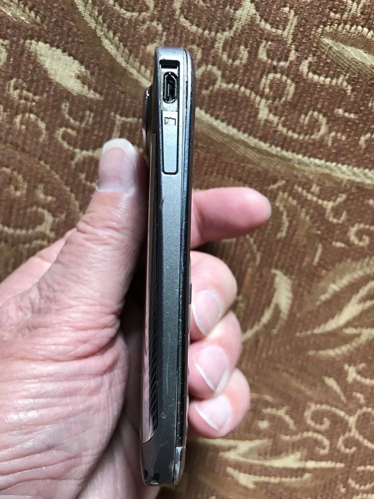 Продаеться телефон Nokia E72-1