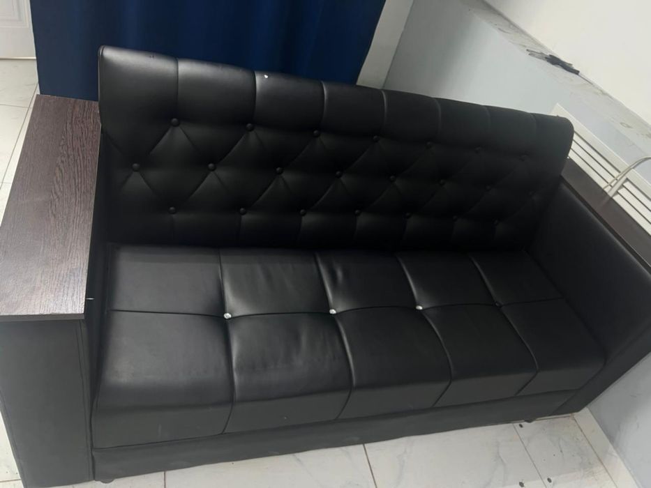 Продам диван для офиса