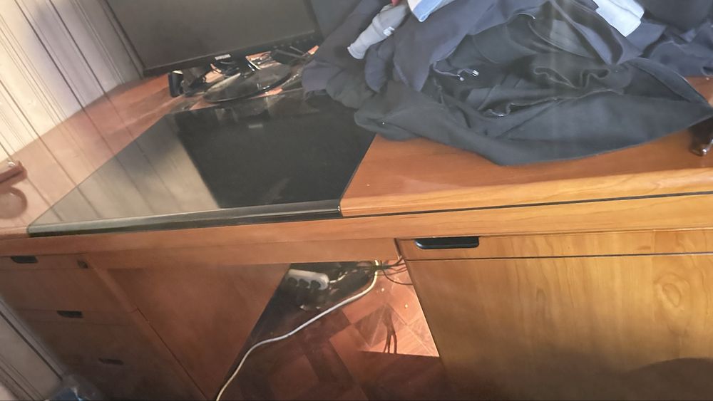 Продам офисный мебель