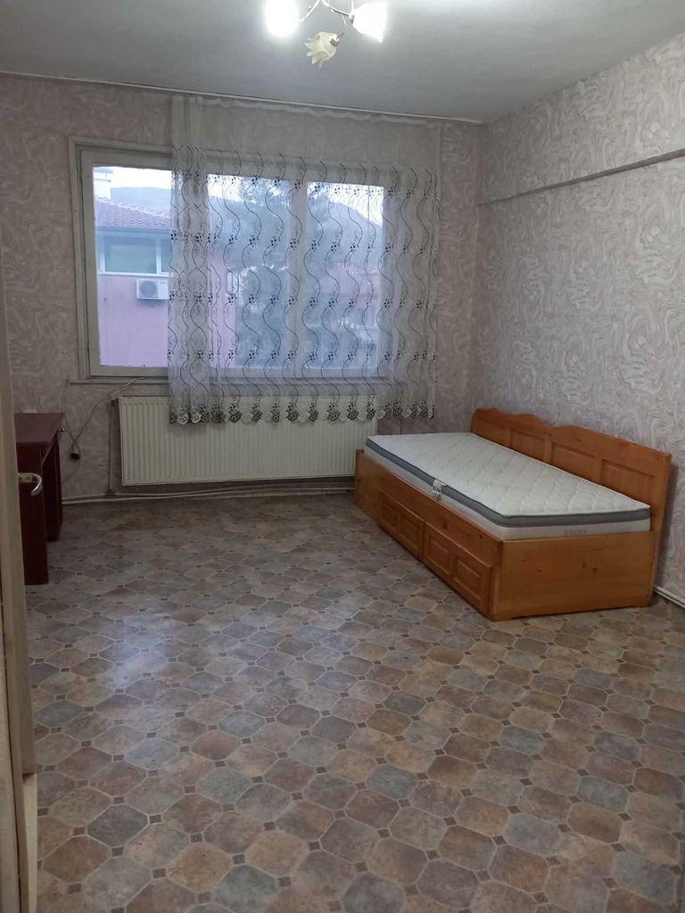 Дава се под наем Двустаен апартамент в Момчилград - 50 кв.м за 127.5 € - Снимка #2