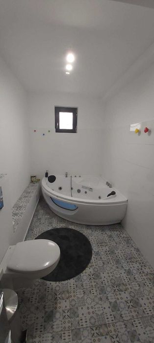 Vila 4c Odaile Otopeni, panouri fotovoltaice, incalzire in pardoseala