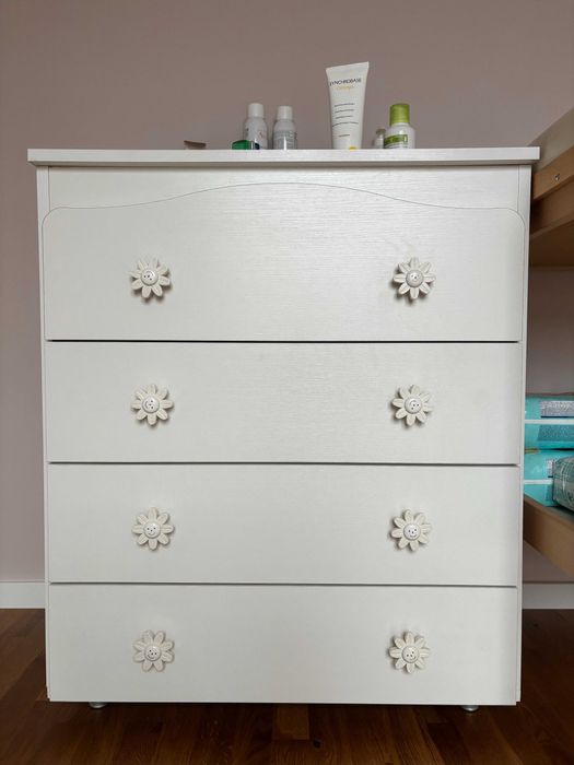 Скрин за детски дрехи