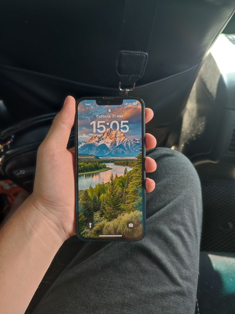 Iphone 13 работает отлично.