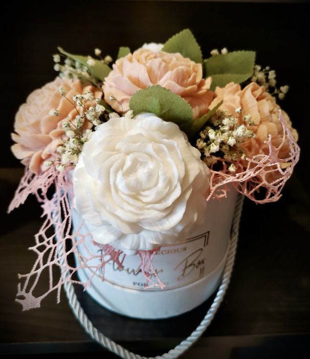 Аранжировка от сапунени цветя