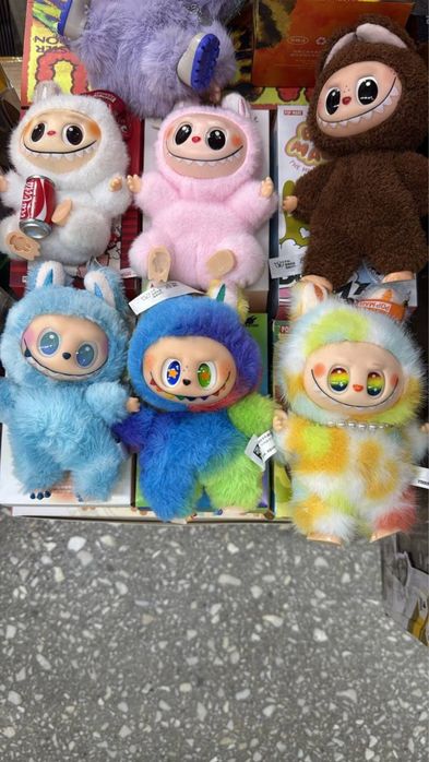 Лабубу игрушка в одежде