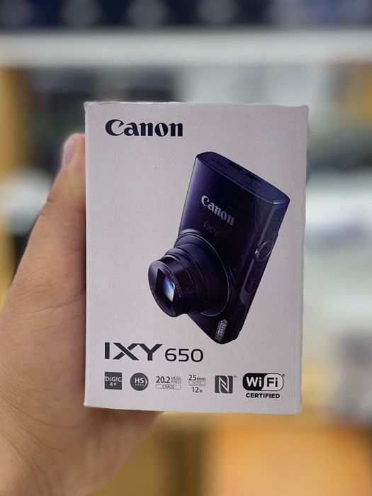 Canon IXY 650.