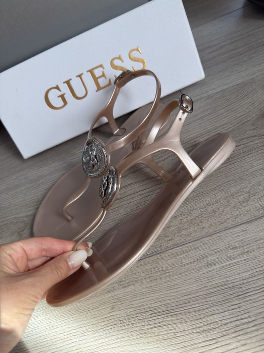 Sandale Guess de plaja