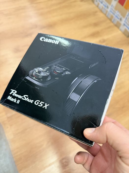 Canon G5X mark II (modelul superior lui G7X mark II)