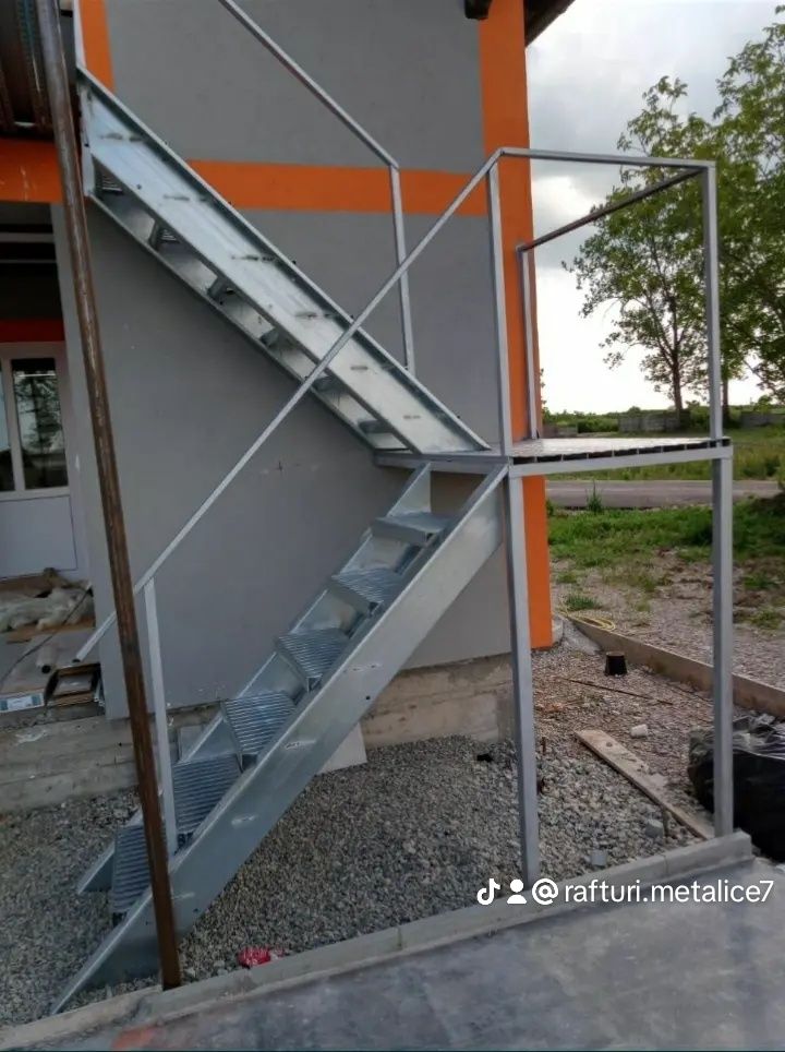 Confectionam scarii metalice zincate exterioare și pentru incendii , p