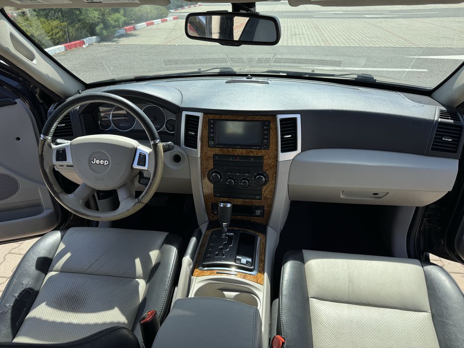 Vând jeep grand cherokee 3.0 diesel facelift