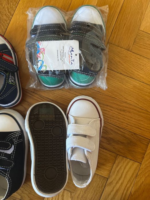 Чисто нови детски обувки- различни видове