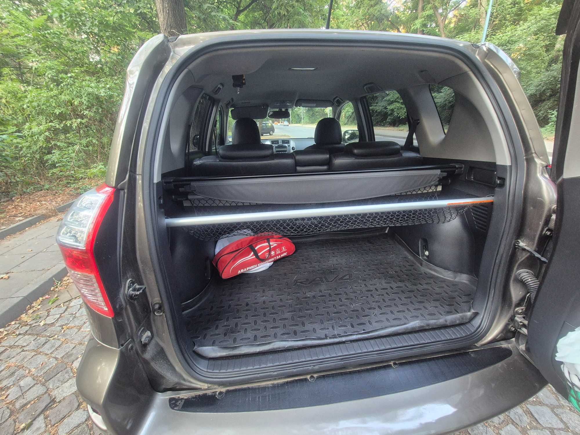 Toyota RAV 4 -2010Г пълна сервизна история