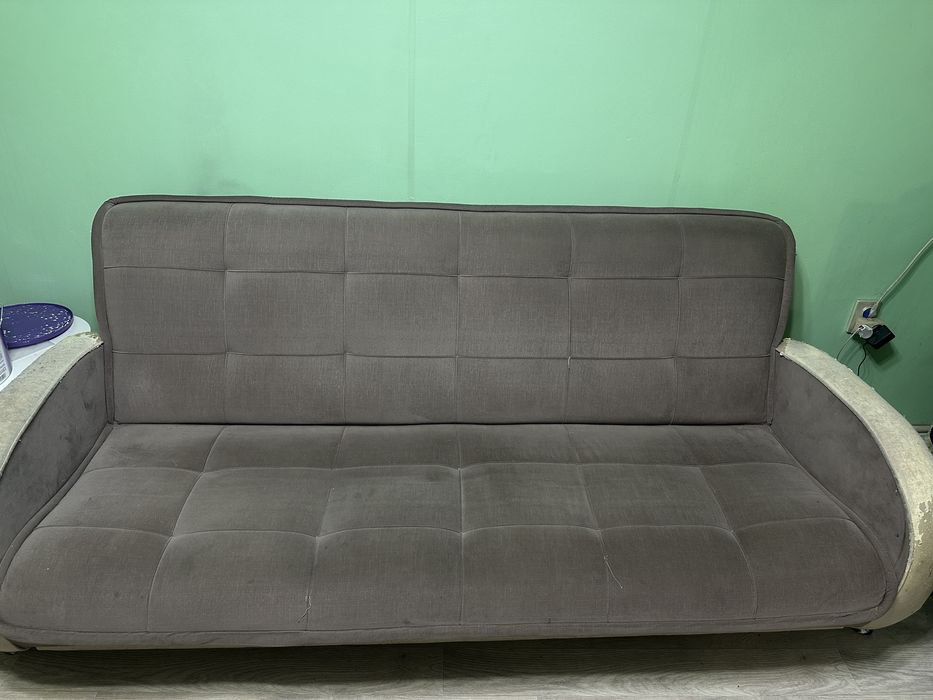 Отдам диван бесплатно. Самовывоз.