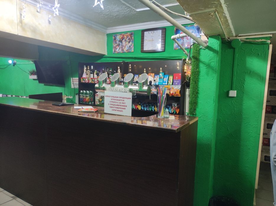 Кафе, Бар продам барную стойку, сталы и лавки.