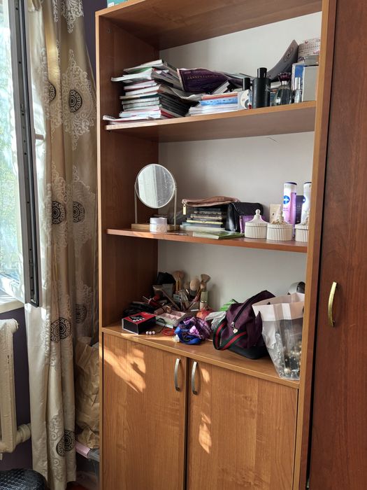 Китап коюга арналган шкаф сатылады