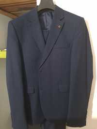 Продам мужской костюм, темно-синего цвета