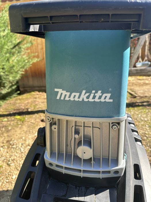 Tocator de crengi Makita