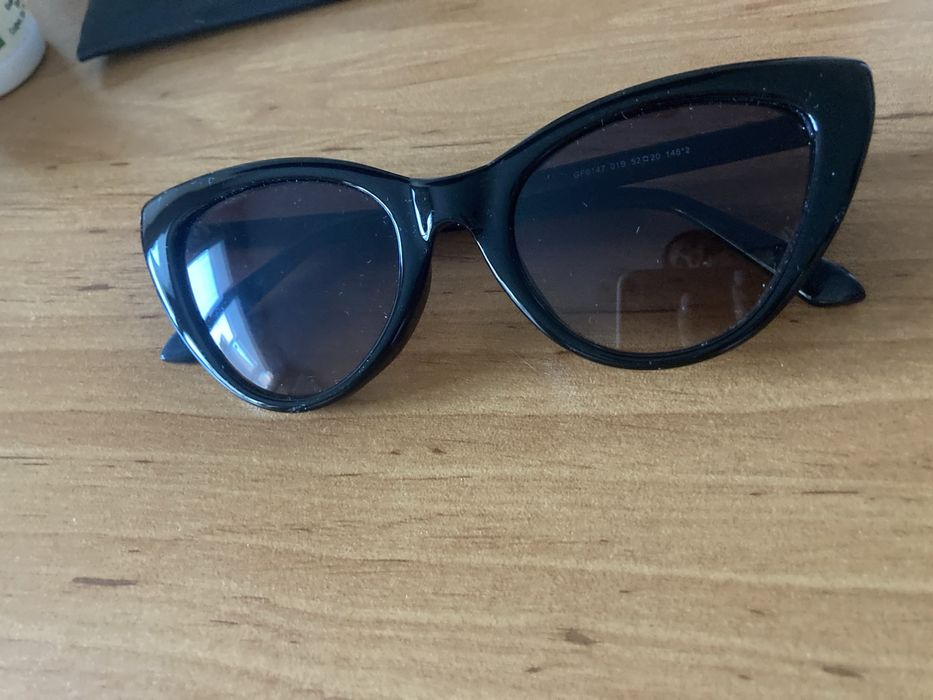 Слънчеви очила Guess