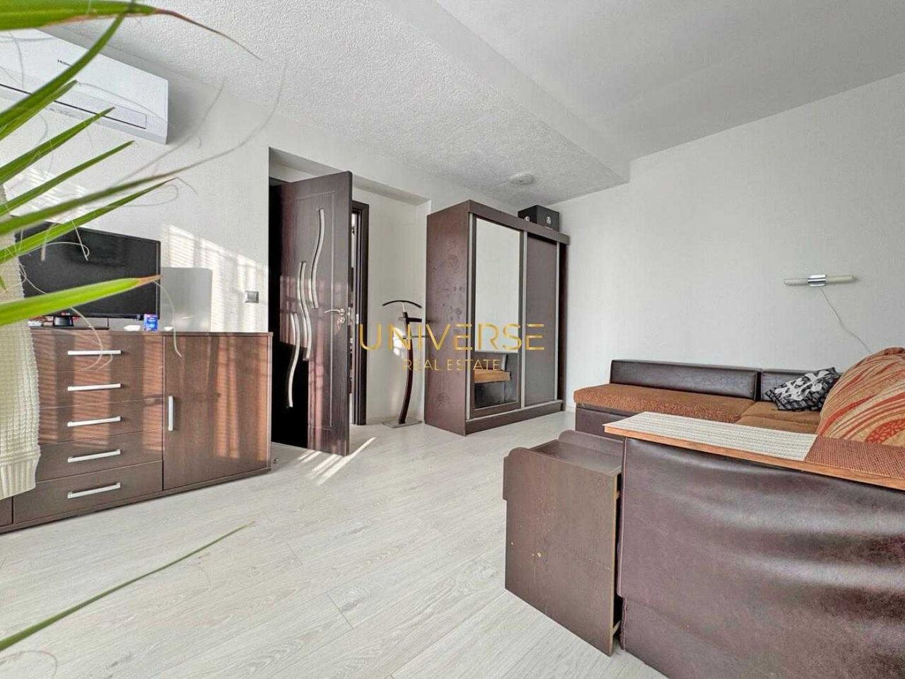 Продава се Тристаен апартамент в к.к. Слънчев бряг - 96 кв.м за 1110 €/кв.м - Снимка #4
