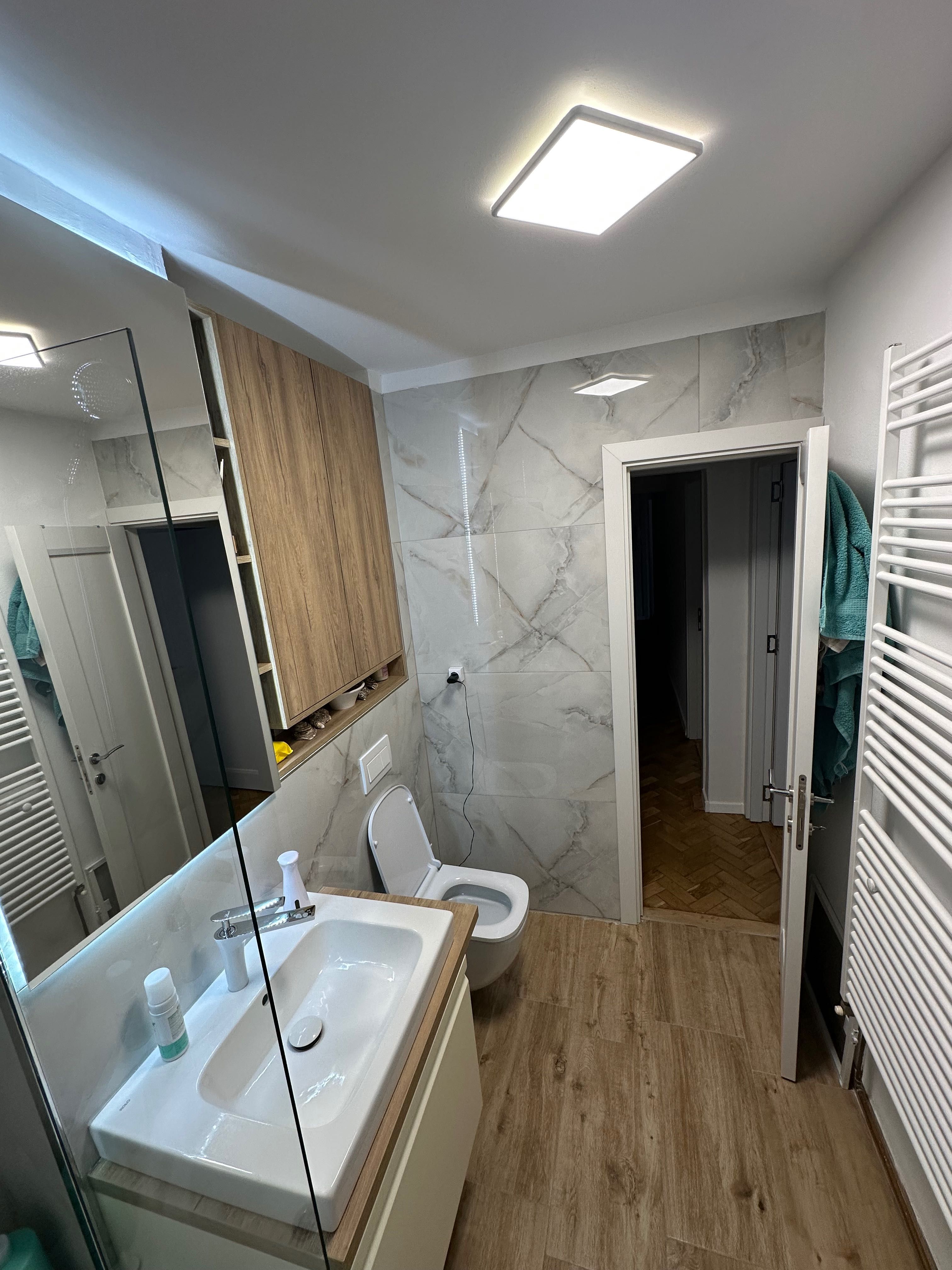 Proprietar- Apartament 3 camere, 2 baii, balcon inchis calea ARADULUI