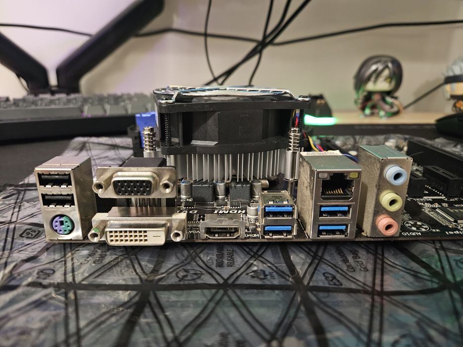 Дънна платка GIGABYTE GA-H97M-HD3 Socket 1150/ Intel I5 4590/ 16gb RAM