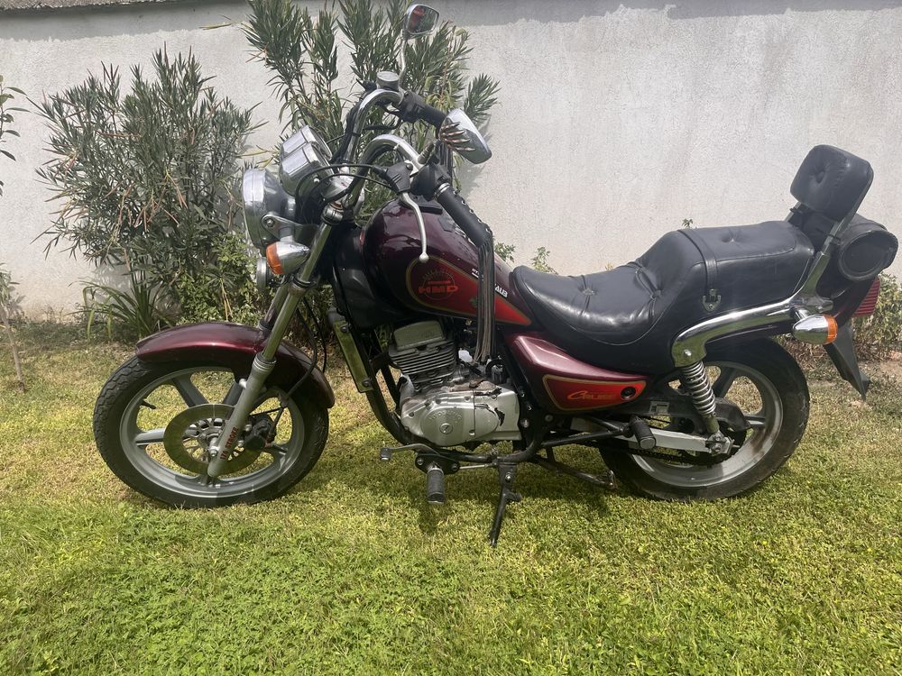 Hyosung Aquila GV125S