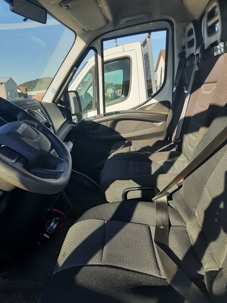 Autoutilitara IVECO