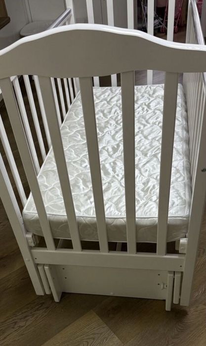 Кроватка для новорожденных