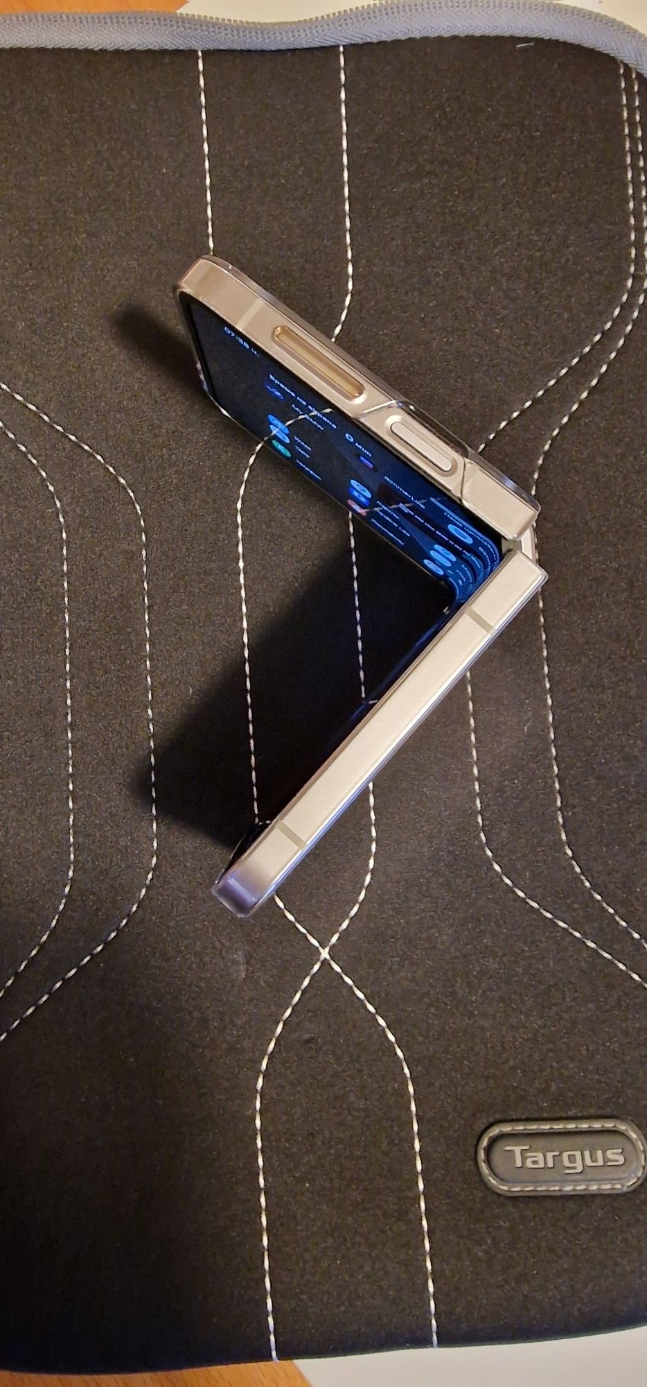 Samsung galaxy z flip 6 12/256 gb
