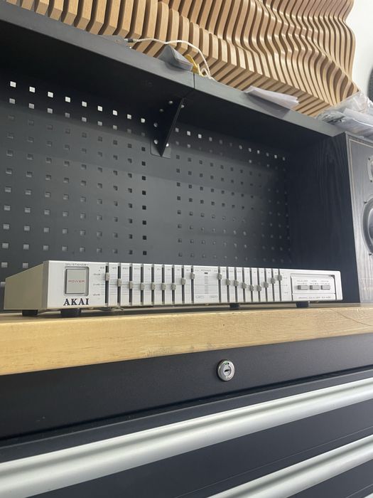 Egalizator akai ea-a22 9 benzi canal