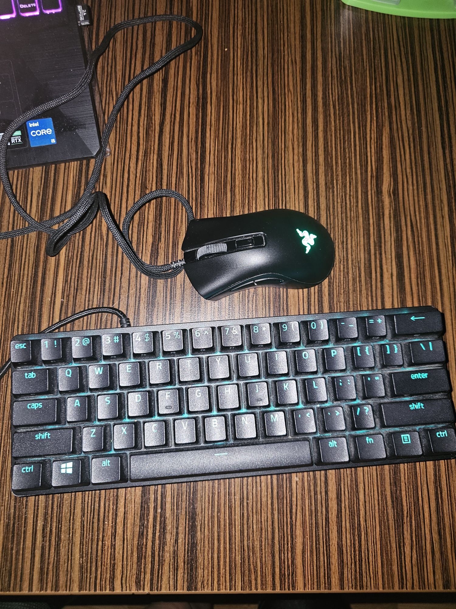 Tastatura gaming mecanica si mouse Razer