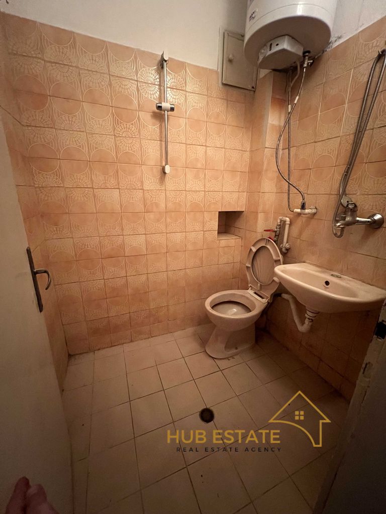 Продава се Тристаен апартамент в Добрич, Център - 78 кв.м за 1385 €/кв.м - Снимка #11
