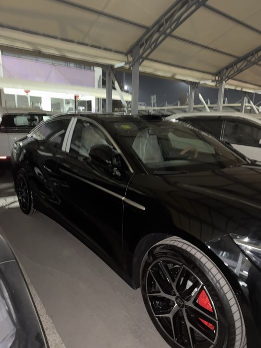 Byd han L 2025 год Двумя моторами.