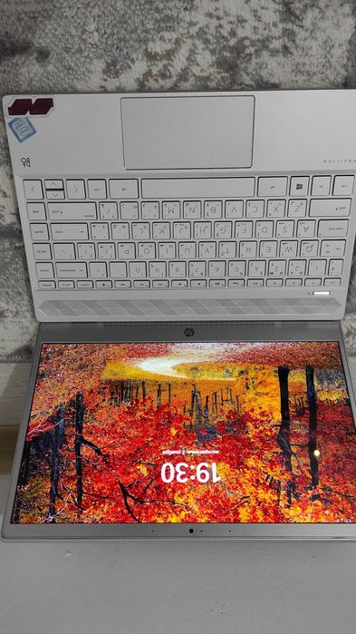 HP Pavilion Ultra book 256 SSD.i5 8th