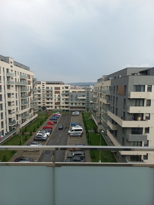 Vând apartament nou, cartier Maurer.