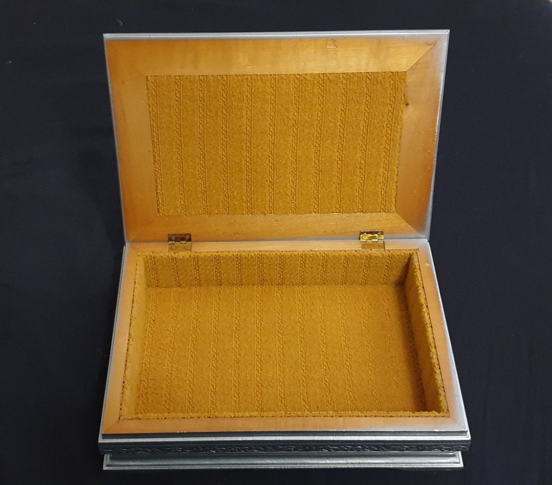 Cutie din lemn metalizat pentru bijuterii