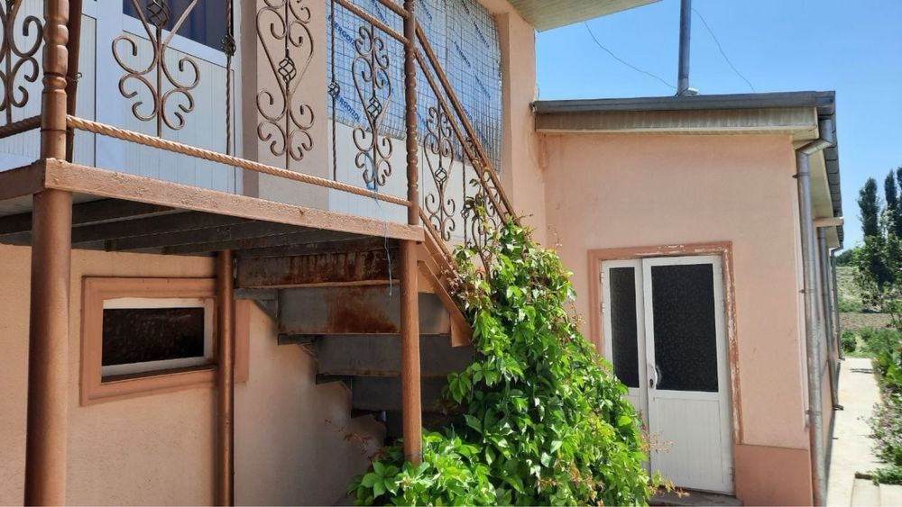 Oqqorgʻonda Uy sotiladi