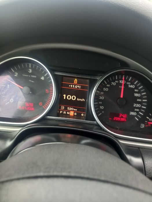 Vând Audi q7 la  5600 euro
