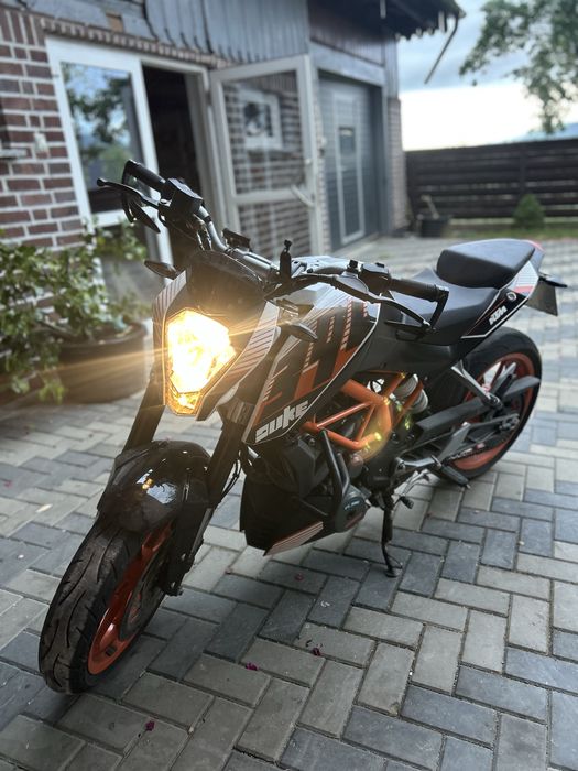 Vând ktm duke390