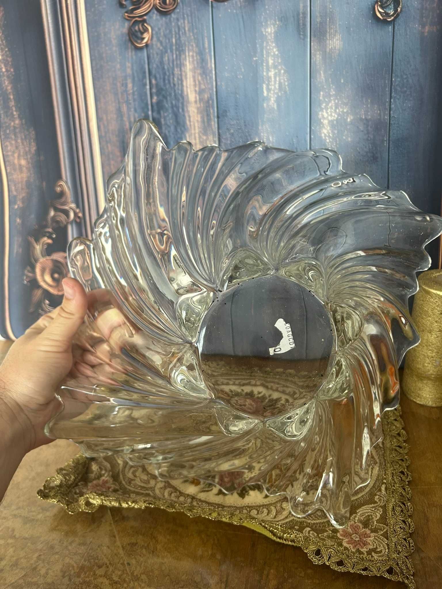 DN831 Fructiera 2,5kg 33d si 14 cm h centru de masa sticla gen murano
