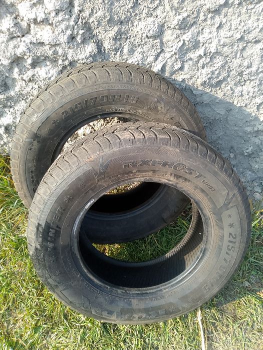 Две покрышки R15 215/70 (зима)