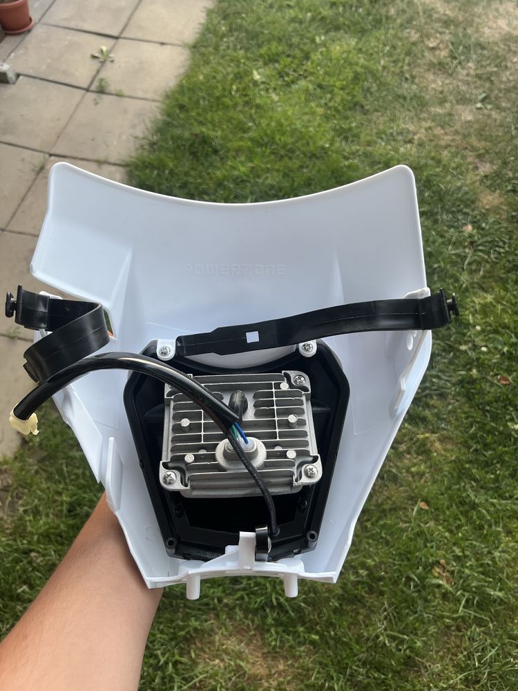 Маска с LED фар за KTM