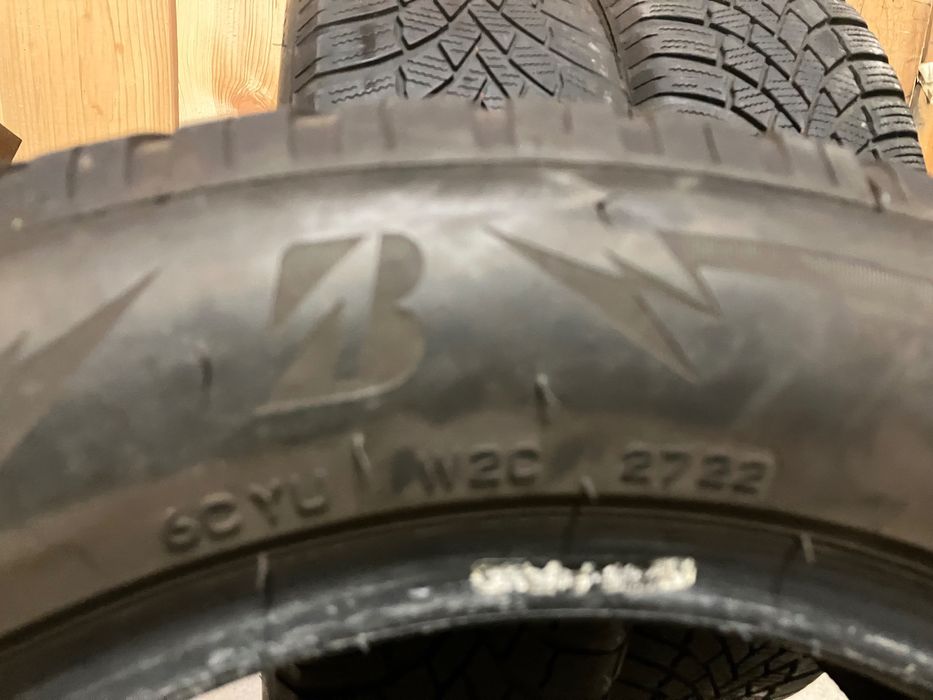 Зимни гуми Bridgestone, 175/65 R15, дот 27/22година, от хонда джаз