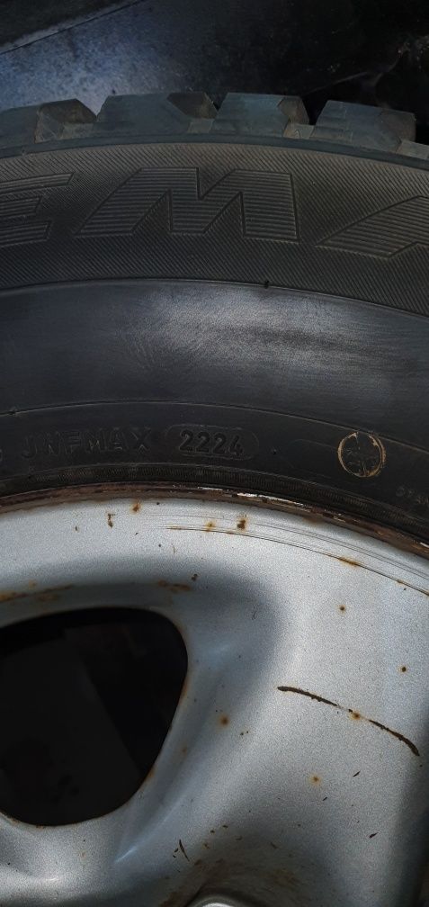 Продам комплект колёс на зиму 235 70 R16